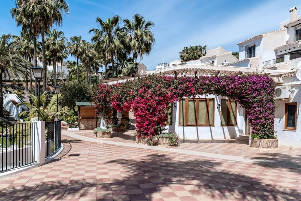 Апартаменты Oasis 16 Нерха Экстерьер фото